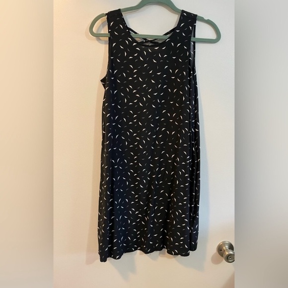 ❤️Gap geometric triangle print black white sleeveless shift dress size XS - Picture 3 of 5